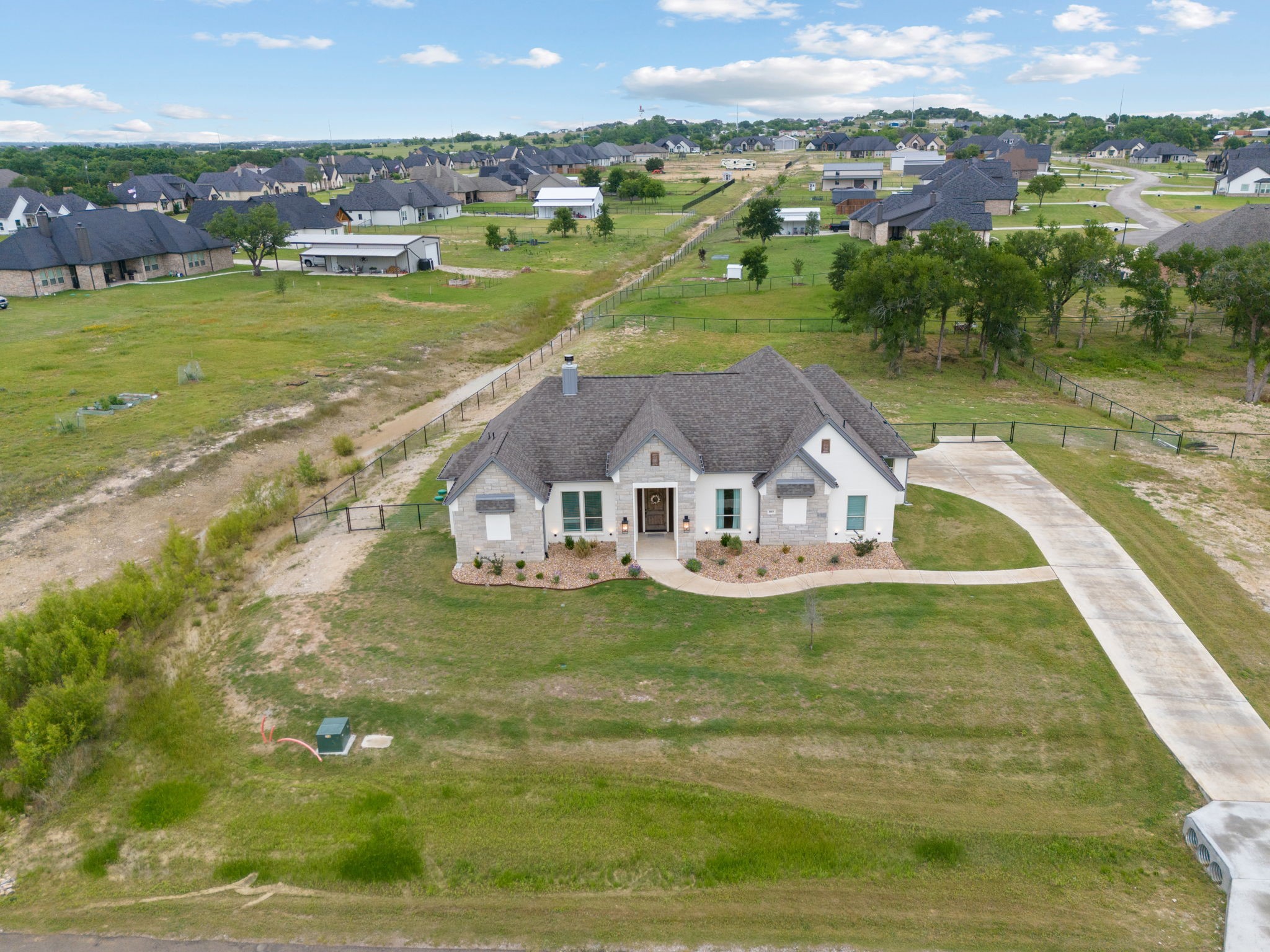 805 Wind River Pass Azle TX 76020