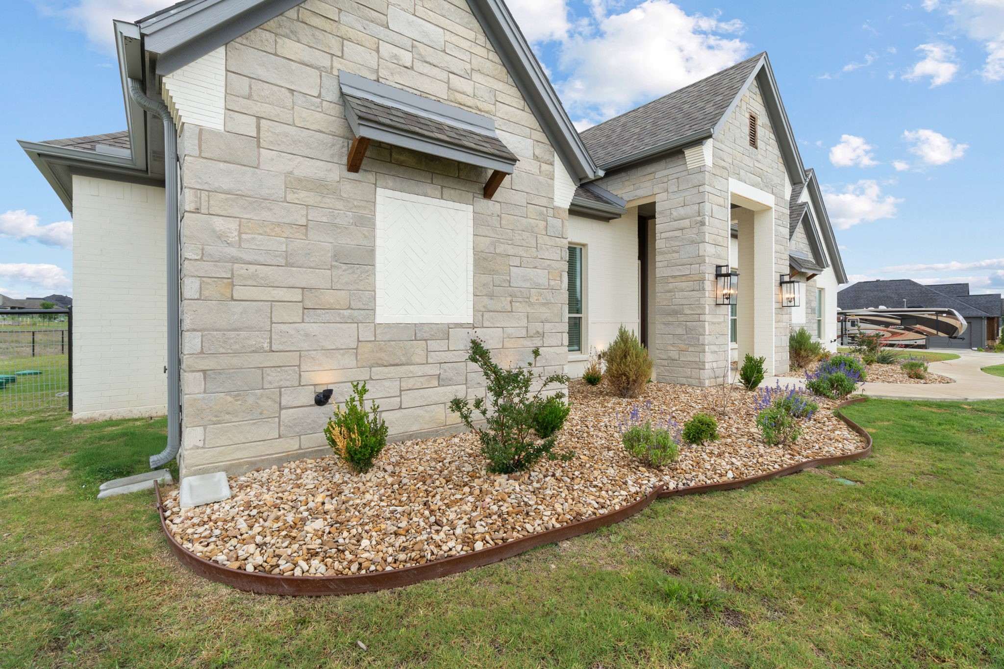 805 Wind River Pass Azle TX 76020