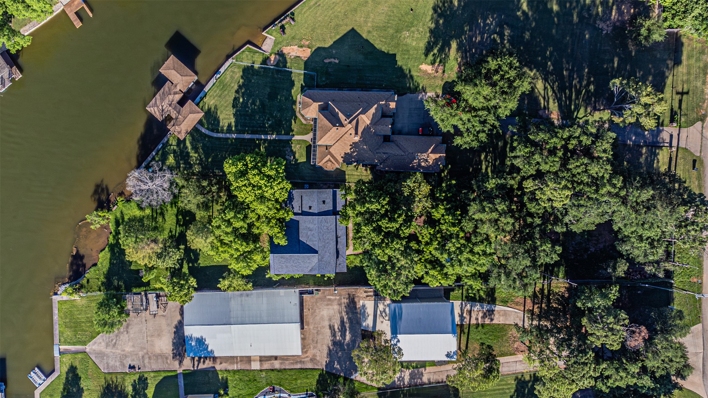 1712 Island Village Court Granbury TX 76048