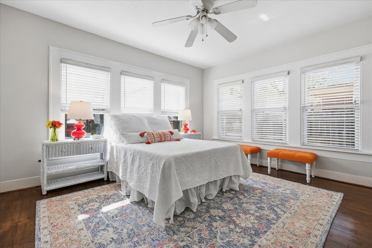 4325 Locke Avenue Fort Worth TX 76107