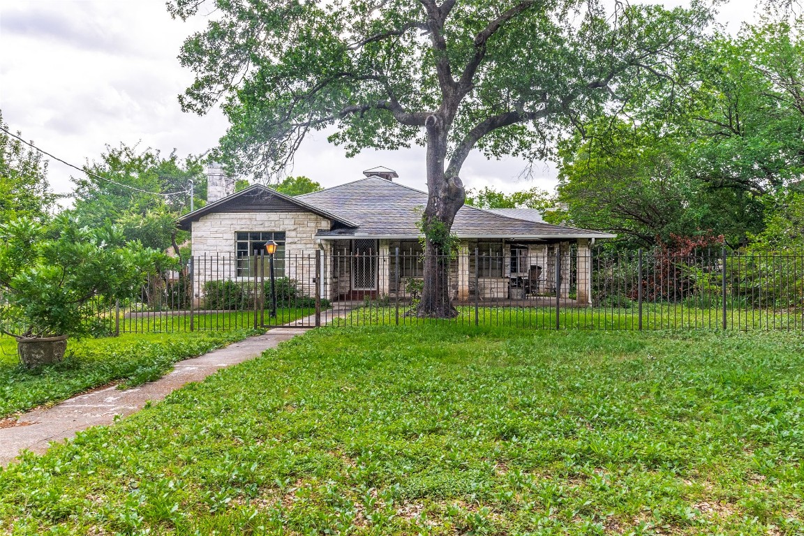 726 N Oak Cliff Boulevard Dallas TX 75208