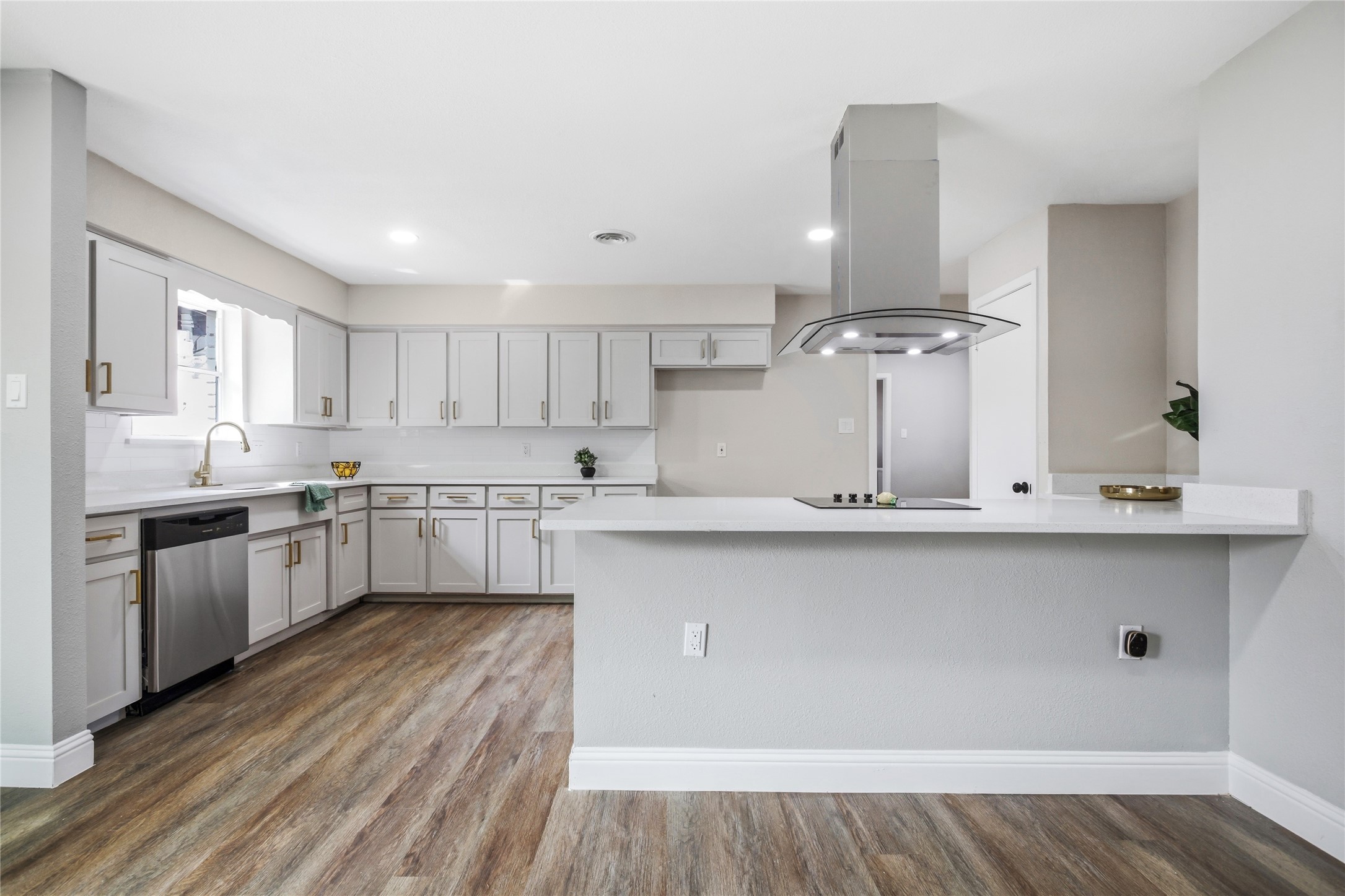 1708 Park Ridge Terrace Arlington TX 76012