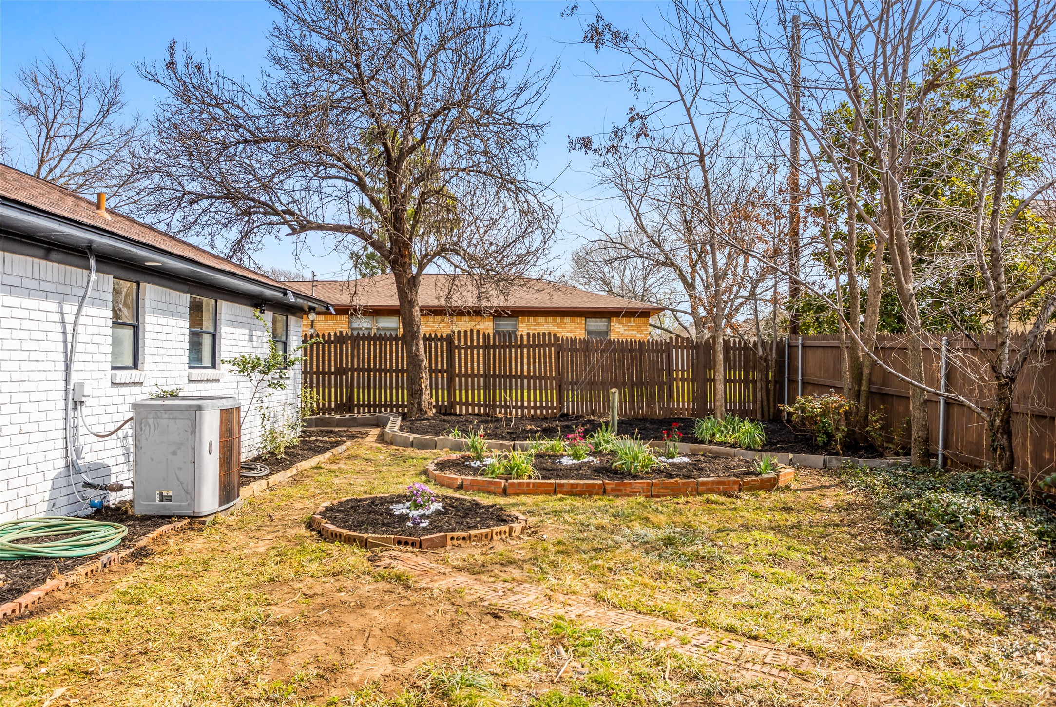 1708 Park Ridge Terrace Arlington TX 76012