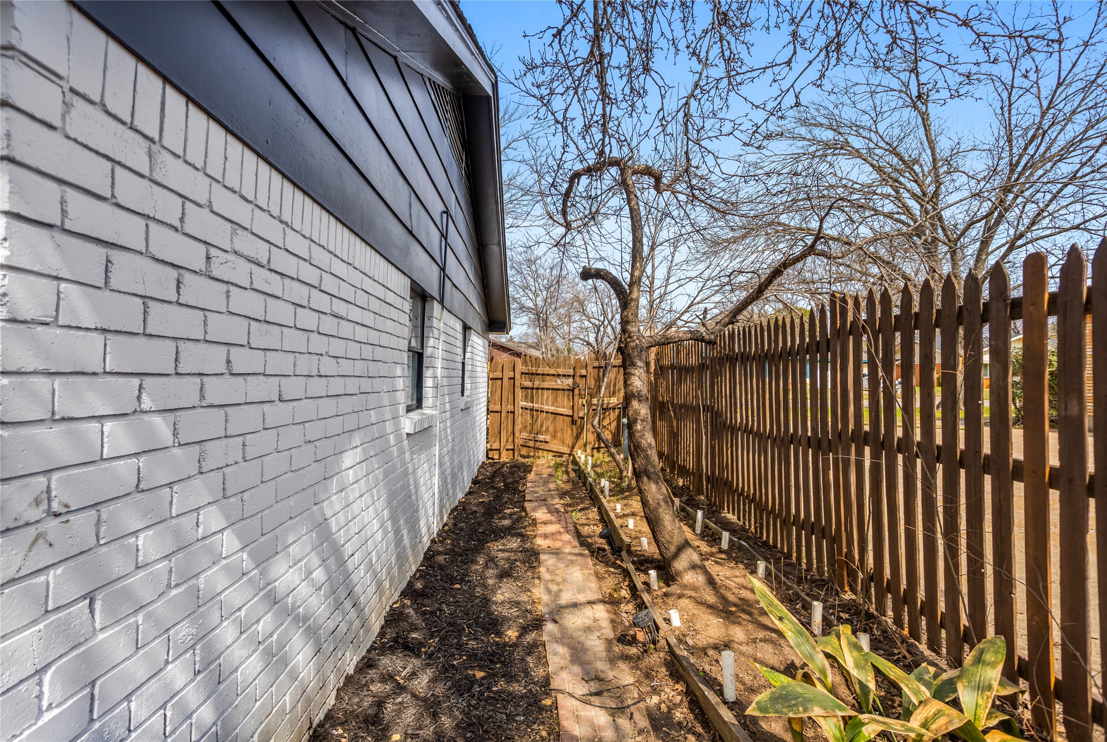 1708 Park Ridge Terrace Arlington TX 76012