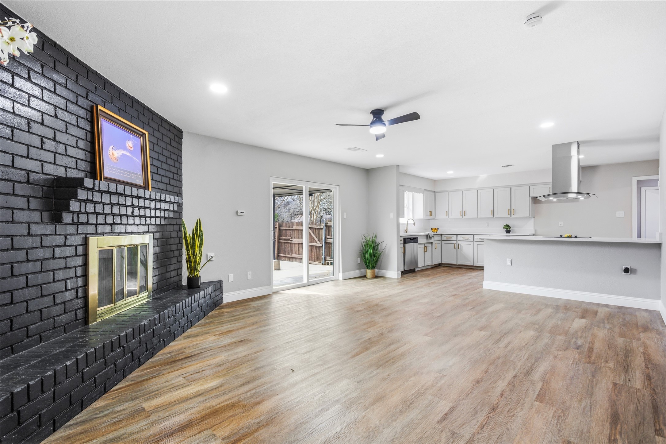 1708 Park Ridge Terrace Arlington TX 76012