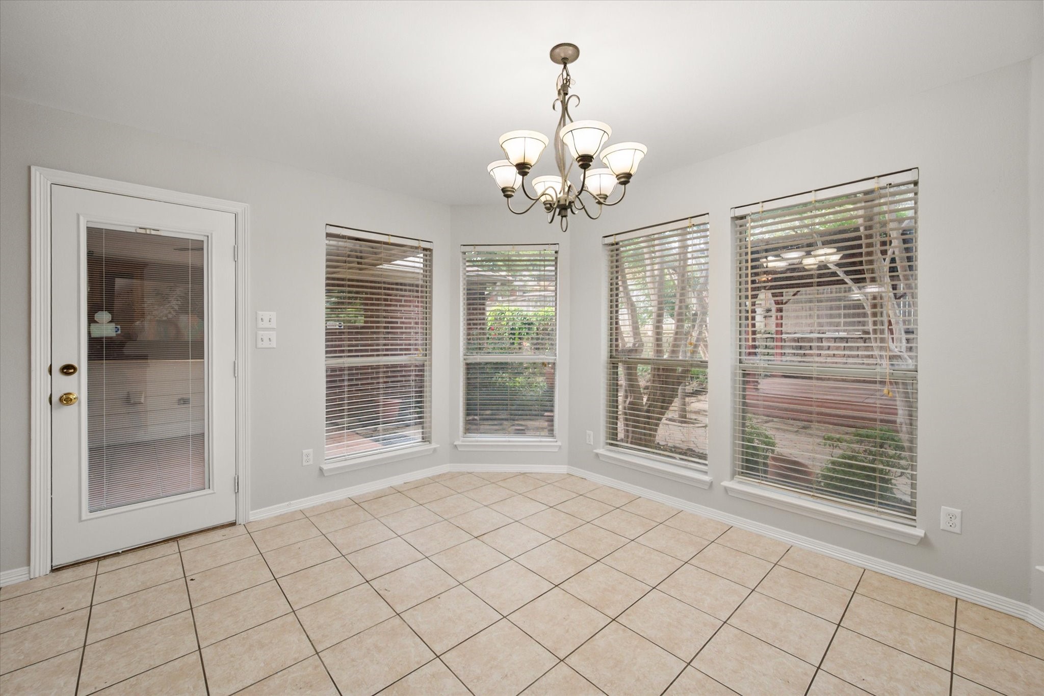 5605 Lasso Road Arlington TX 76017