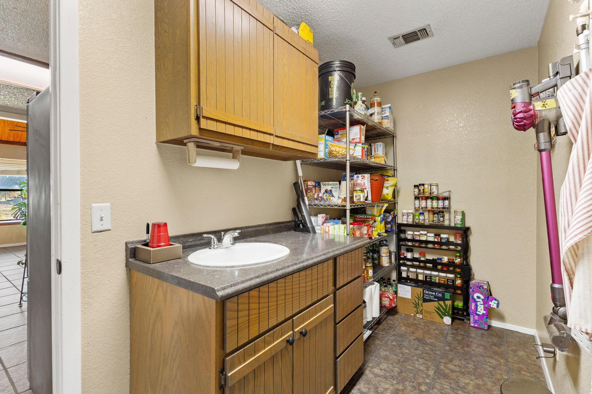 2709 County Road 16500 Deport TX 75435