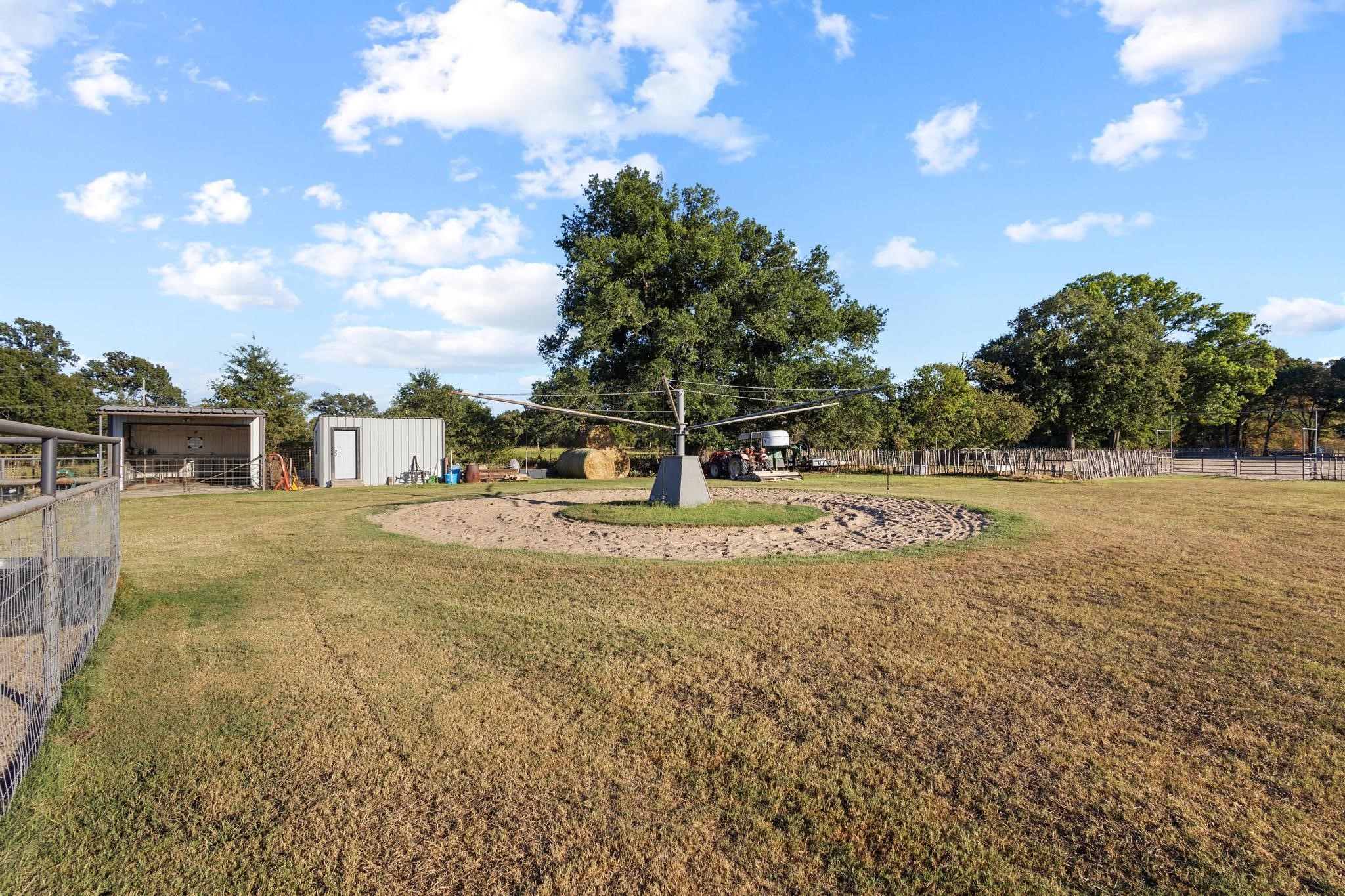 2709 County Road 16500 Deport TX 75435