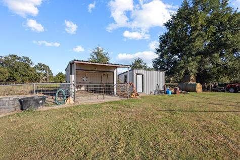 2709 County Road 16500 Deport TX 75435