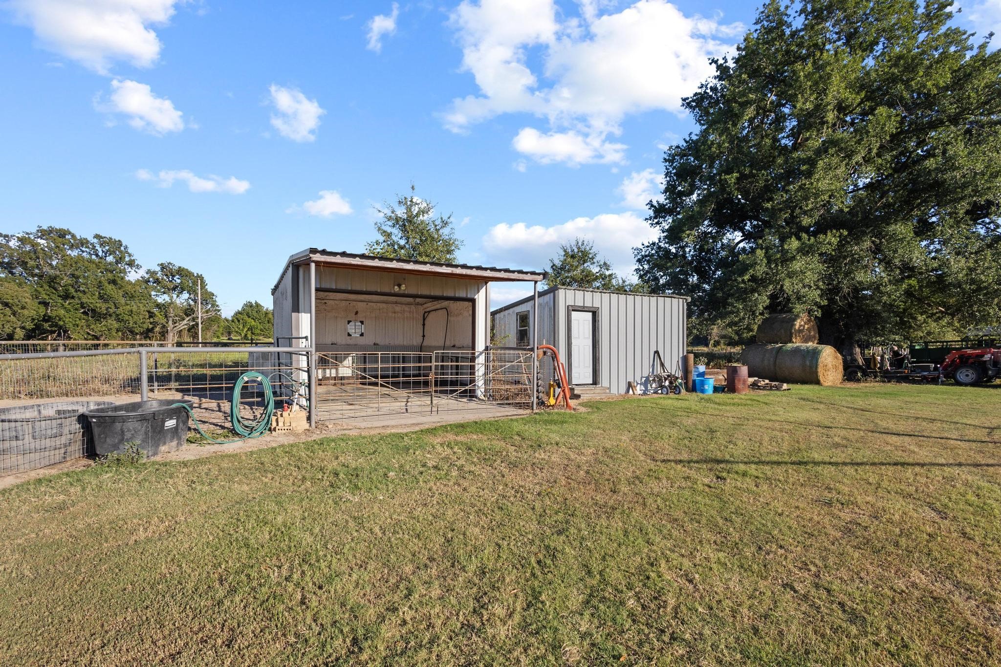 2709 County Road 16500 Deport TX 75435