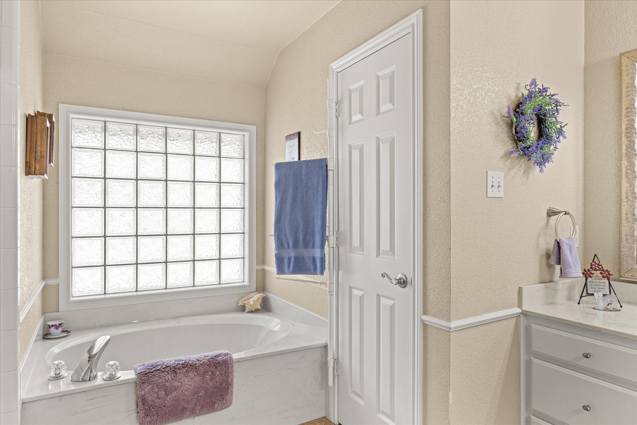1214 Chaparral Lane Granbury TX 76048
