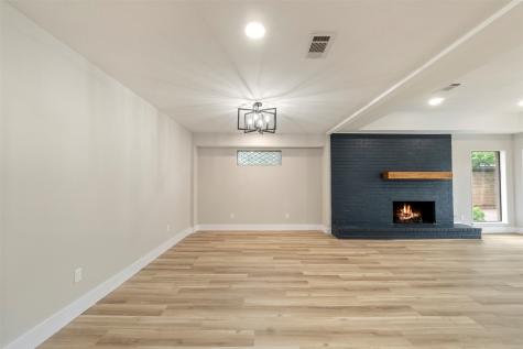809 Havenwood Lane S Fort Worth TX 76112