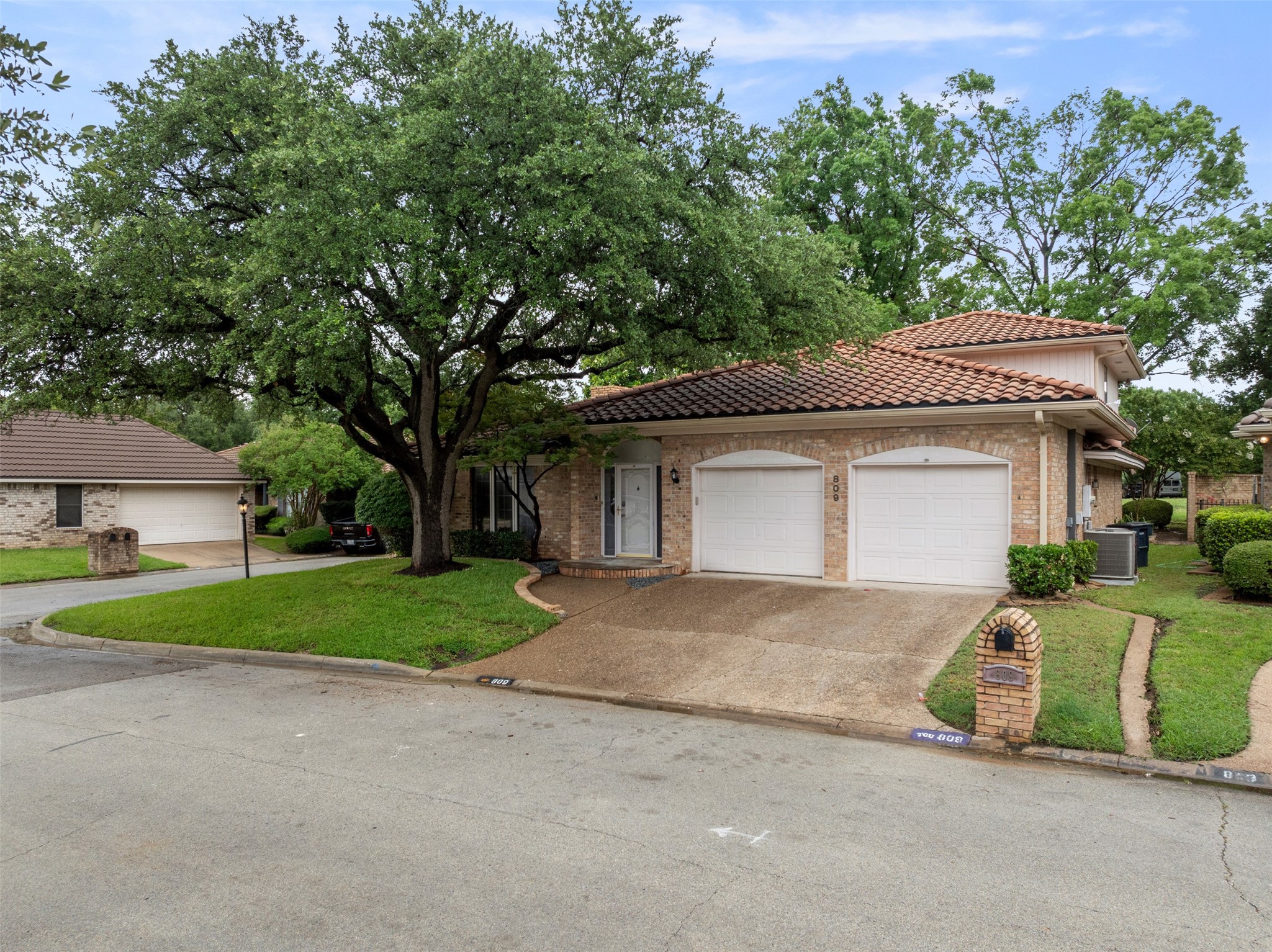 809 Havenwood Lane S Fort Worth TX 76112