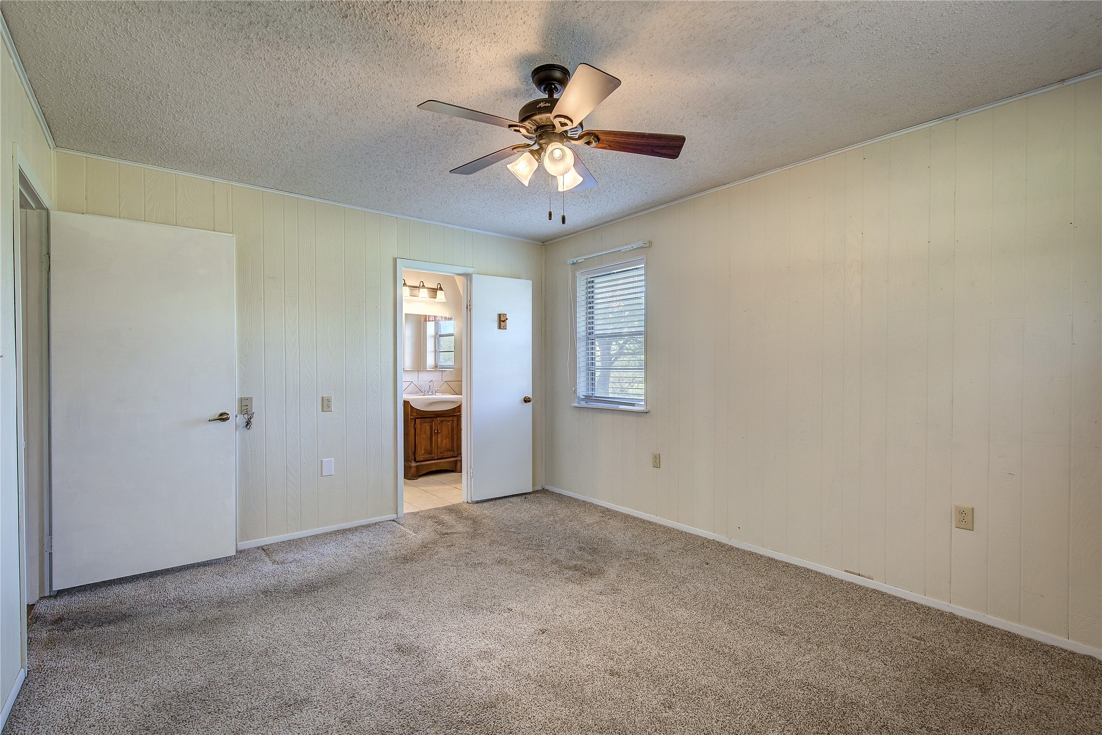 1755 County Road 4200 Greenville TX 75401