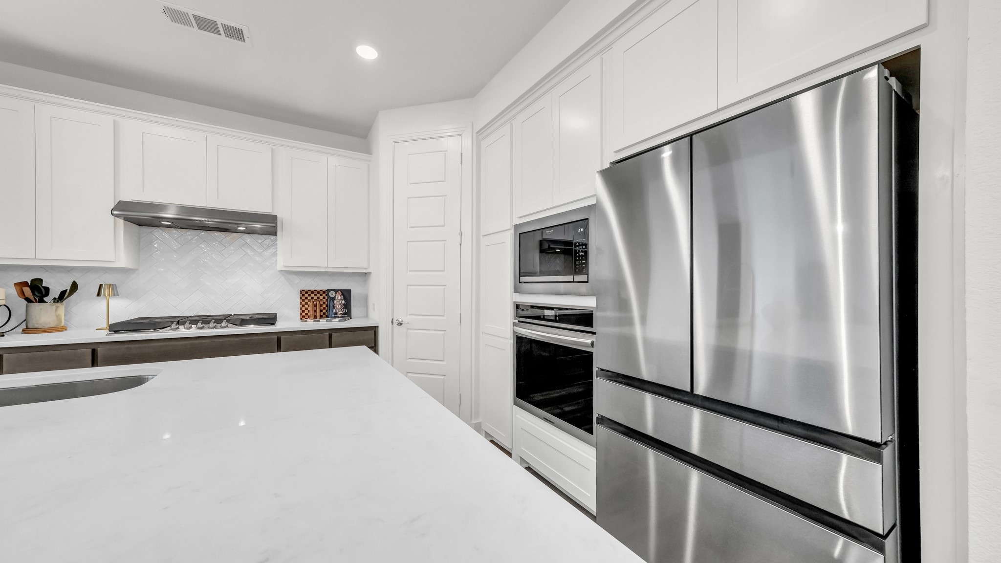 913 Gilbreath Avenue Crowley TX 76036
