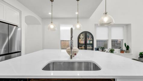 913 Gilbreath Avenue Crowley TX 76036