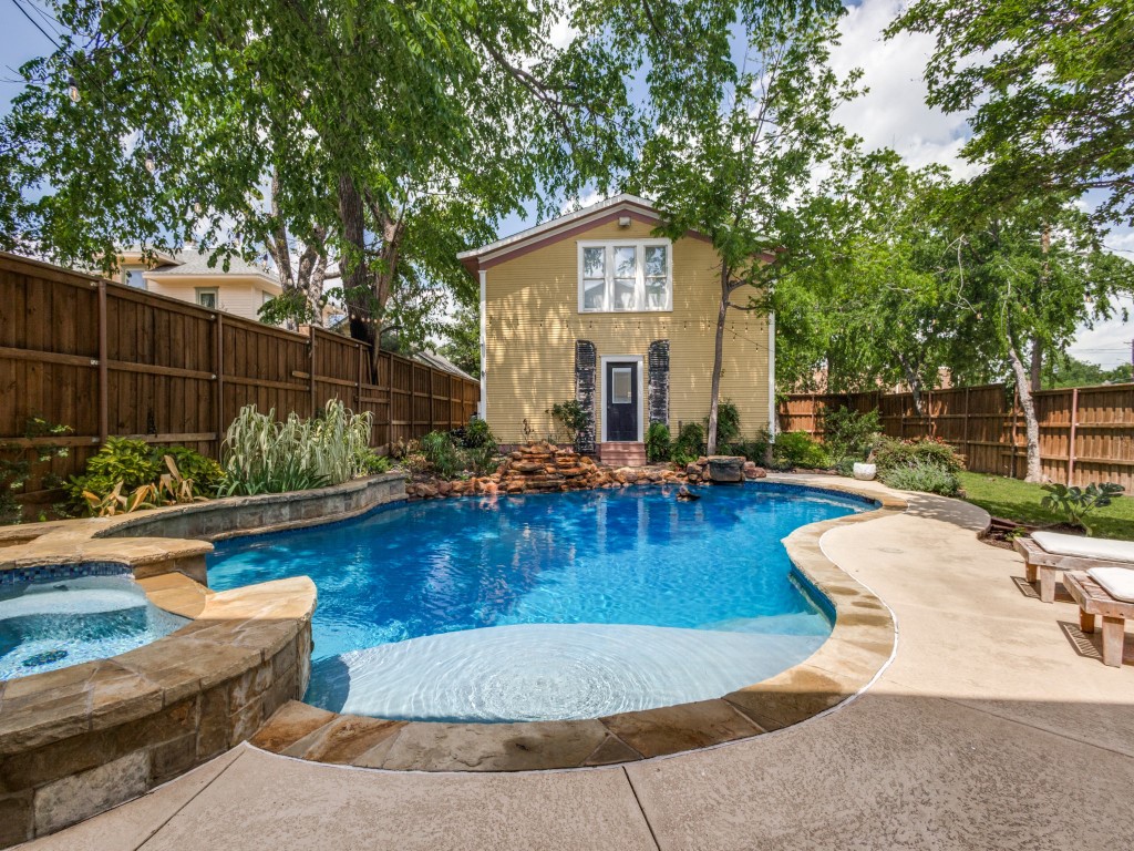 716 W Oak Street Denton TX 76201