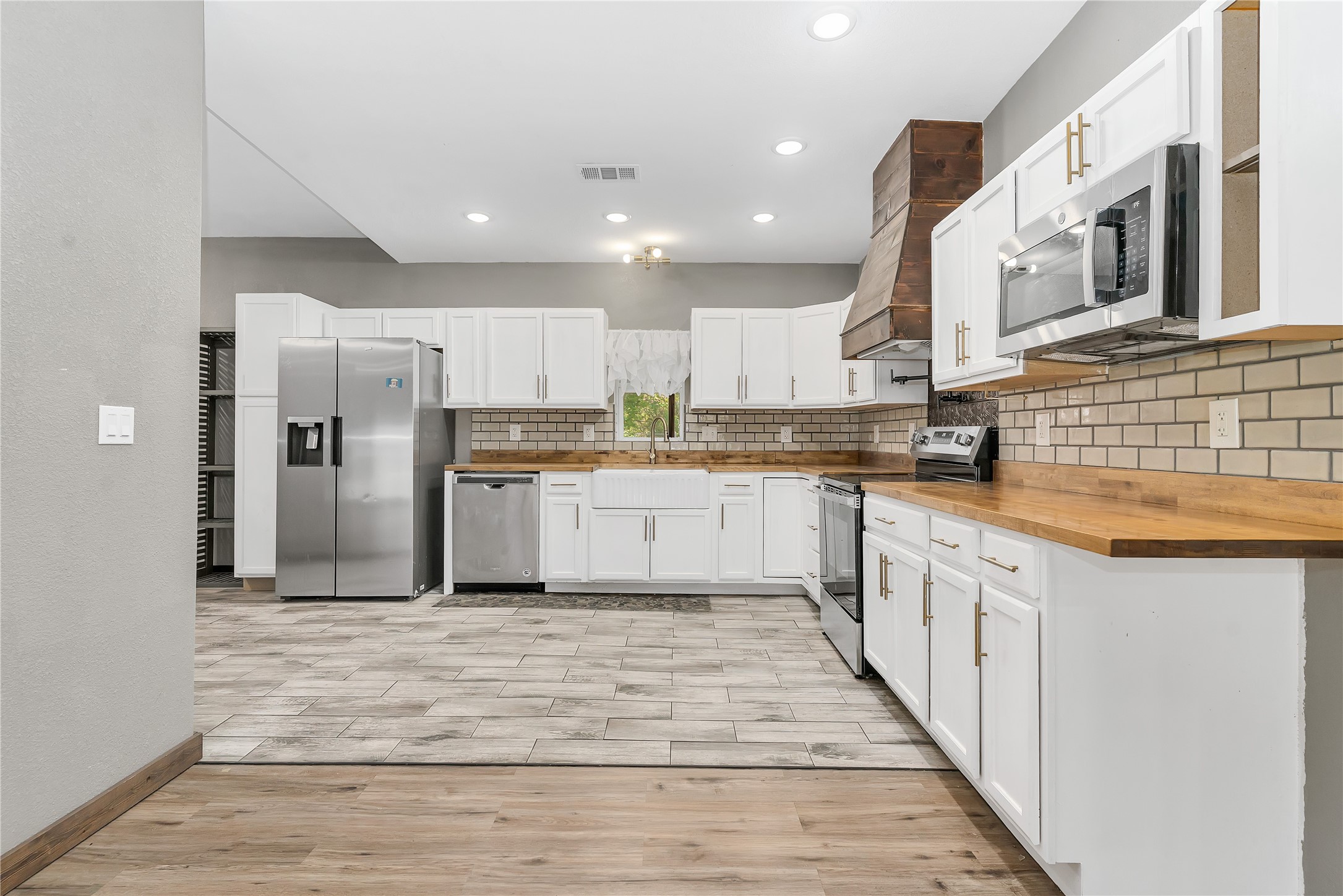 172 Cr 1296 Morgan TX 76671