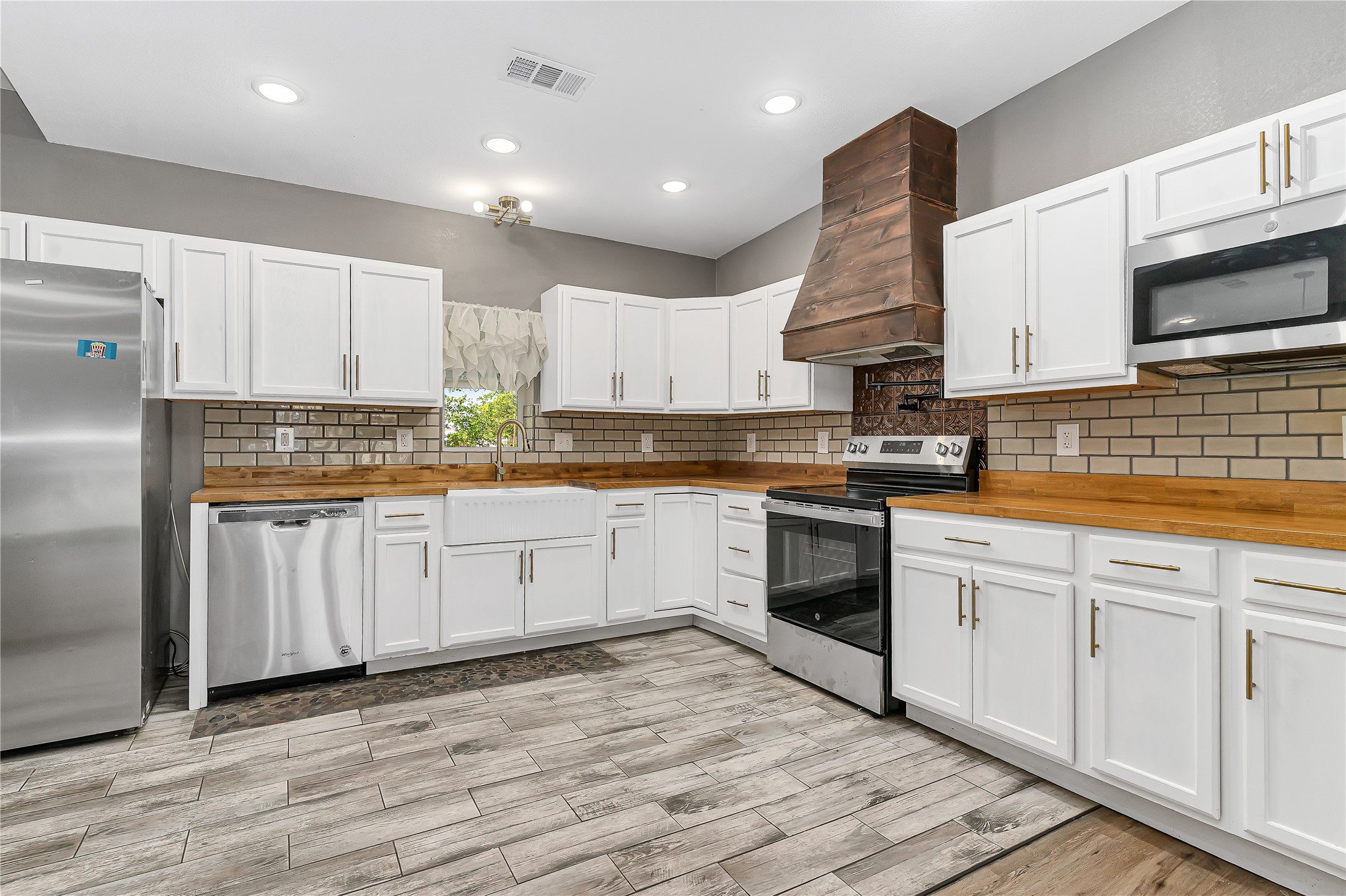 172 Cr 1296 Morgan TX 76671