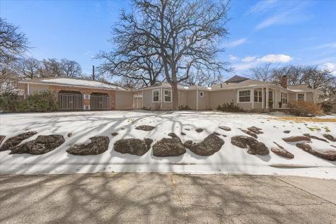 425 Oakhill Drive Denton TX 76201