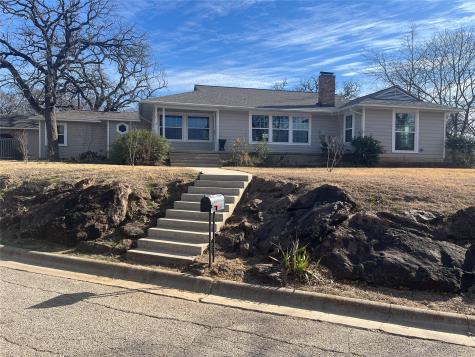 425 Oakhill Drive Denton TX 76201