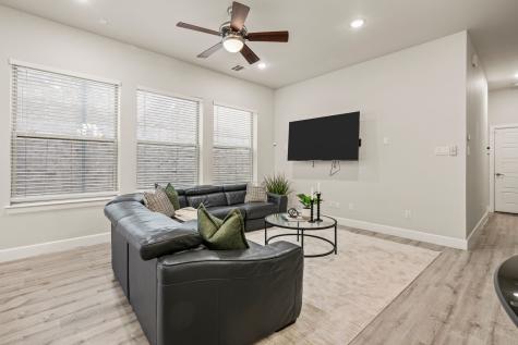 612 Courtyard Lane Irving TX 75039