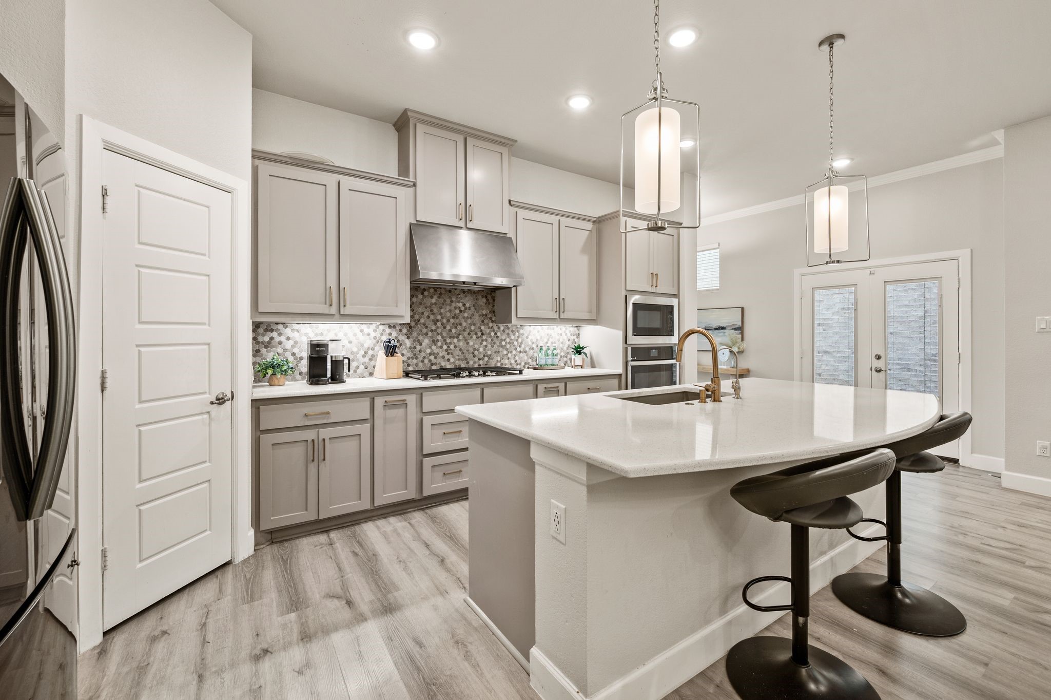 612 Courtyard Lane Irving TX 75039