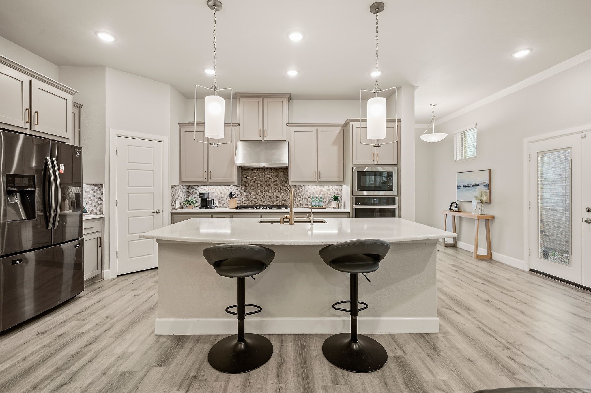 612 Courtyard Lane Irving TX 75039
