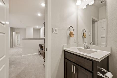 612 Courtyard Lane Irving TX 75039