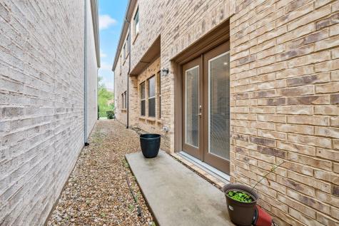 612 Courtyard Lane Irving TX 75039