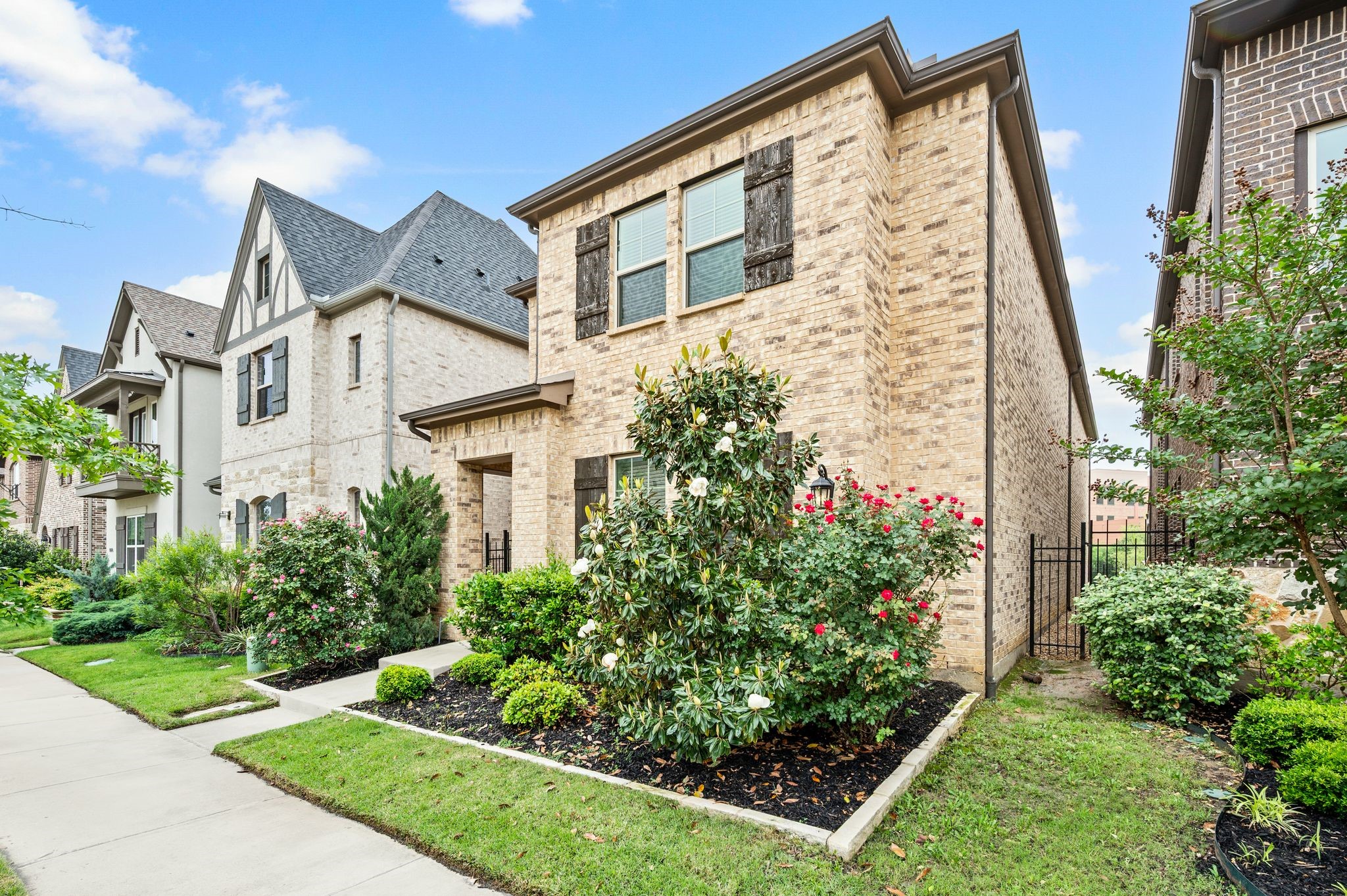 612 Courtyard Lane Irving TX 75039