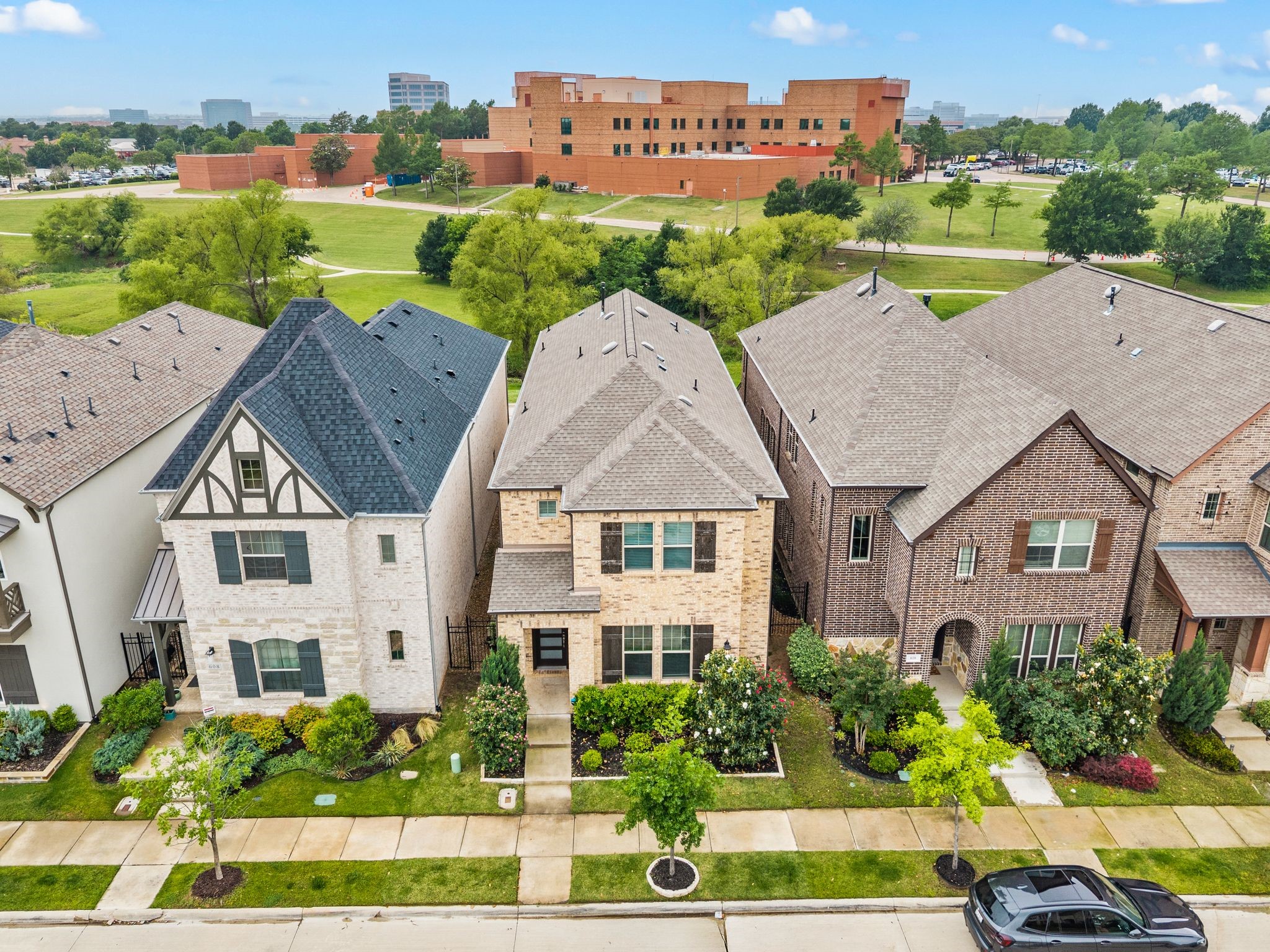612 Courtyard Lane Irving TX 75039