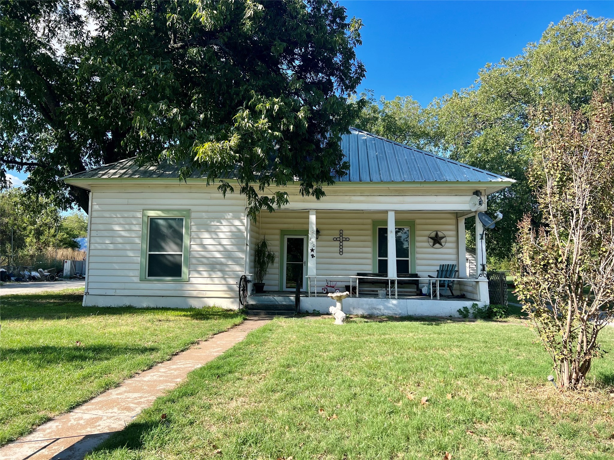 210 W Austin Street Rising Star TX 76471