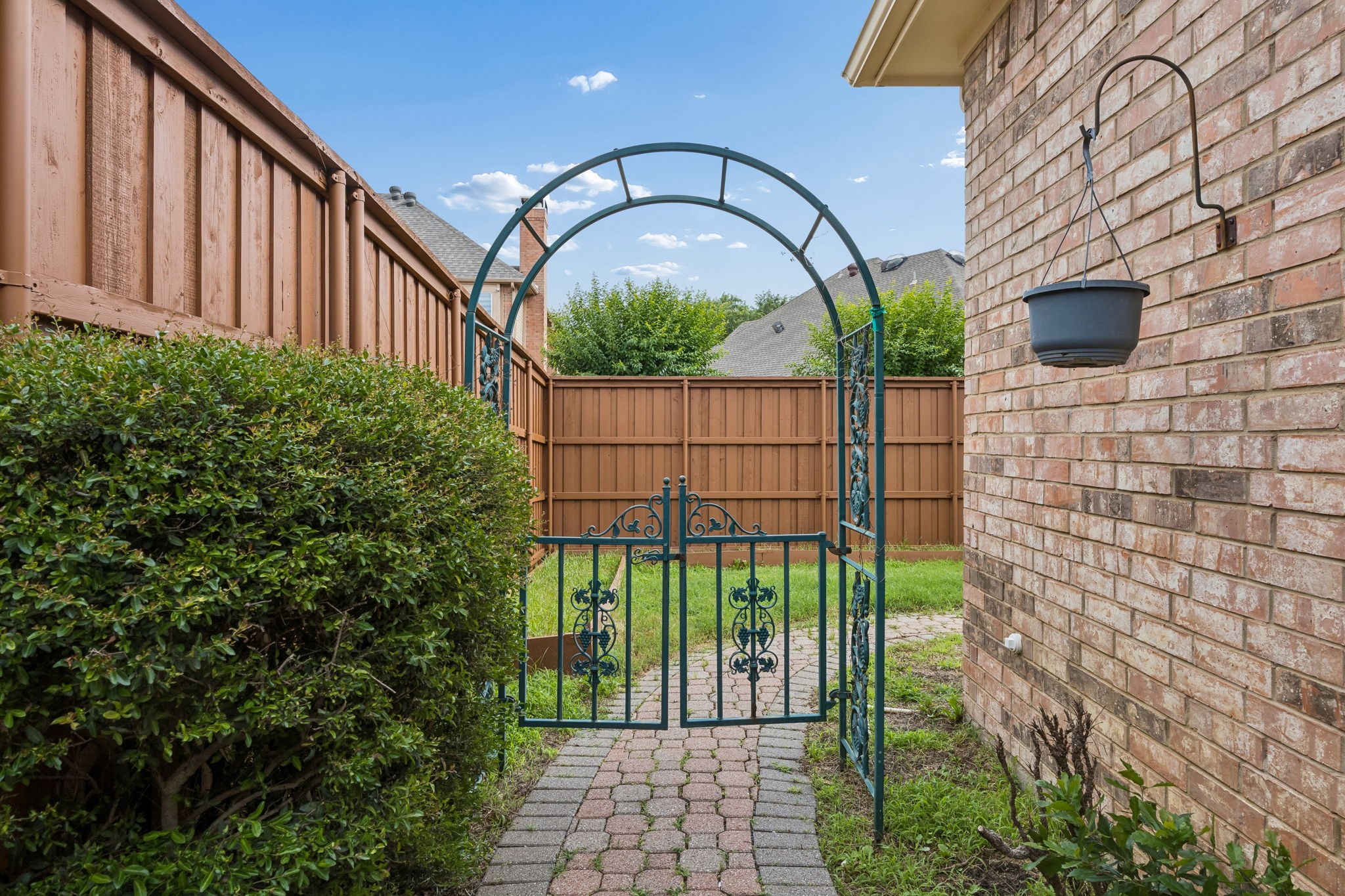 8608 Mill Creek Road Irving TX 75063