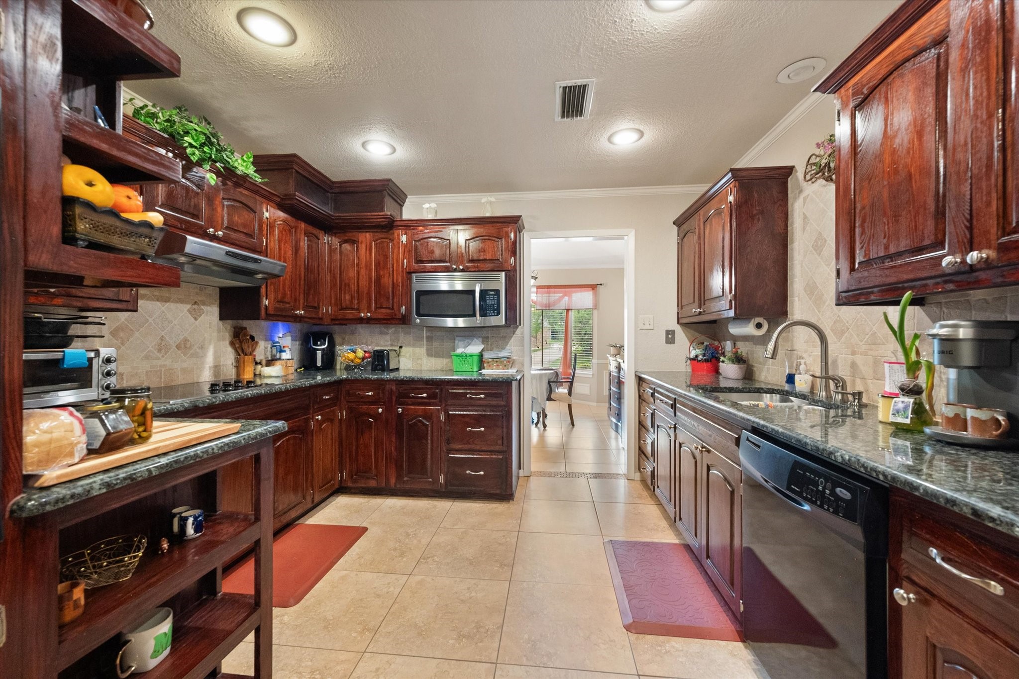 2801 Valparaiso Trail Arlington TX 76017