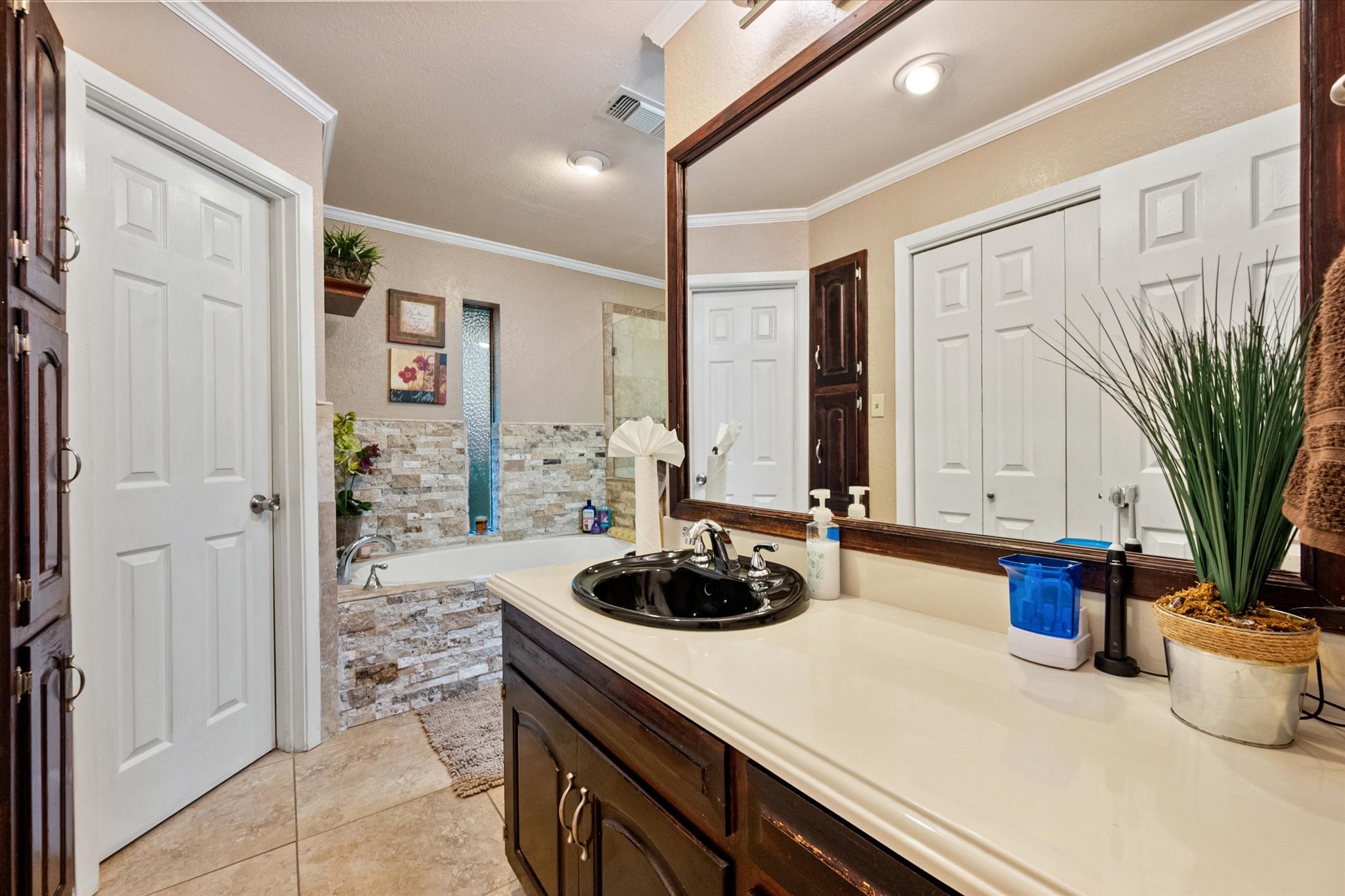 2801 Valparaiso Trail Arlington TX 76017