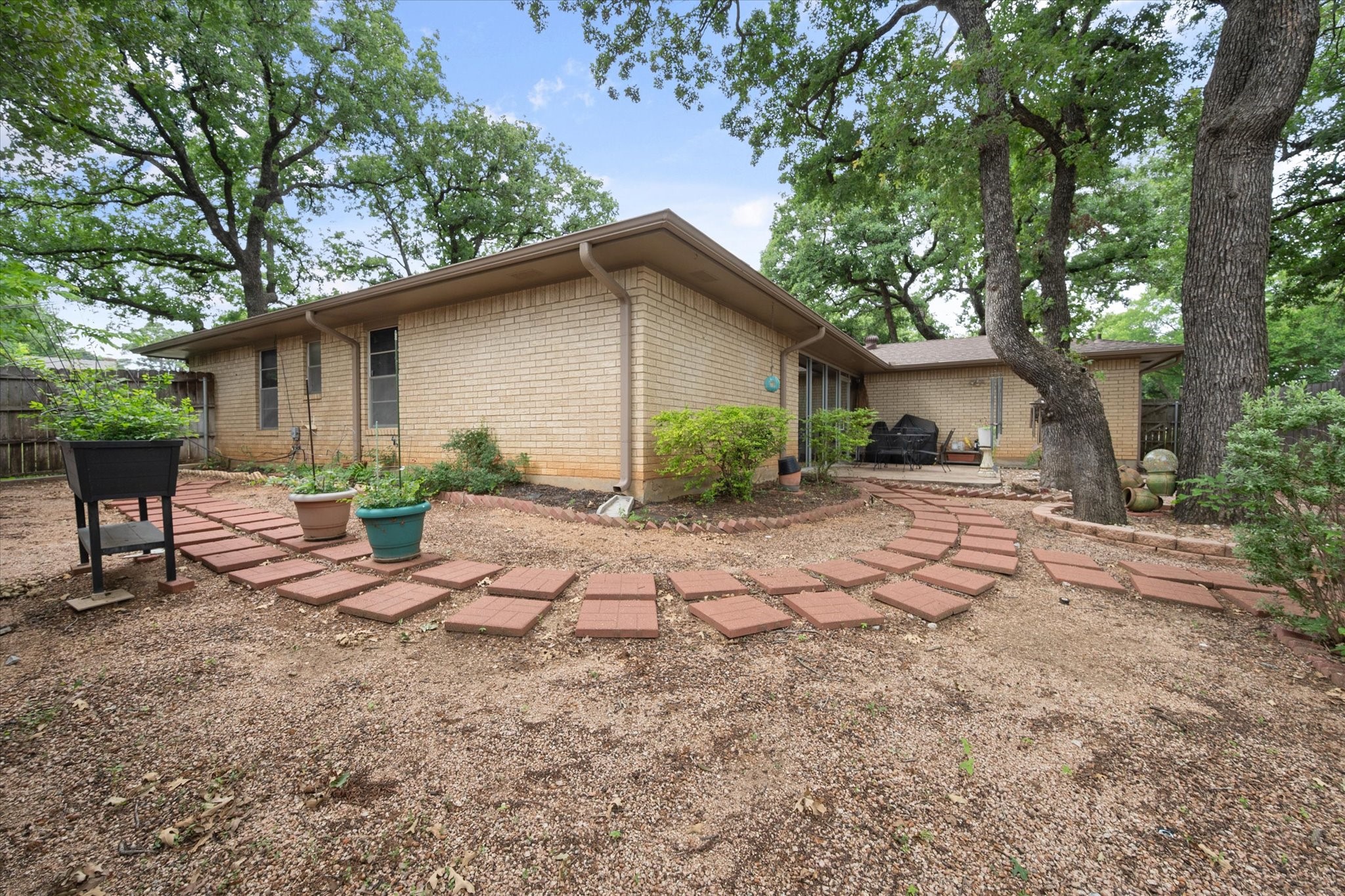 2801 Valparaiso Trail Arlington TX 76017