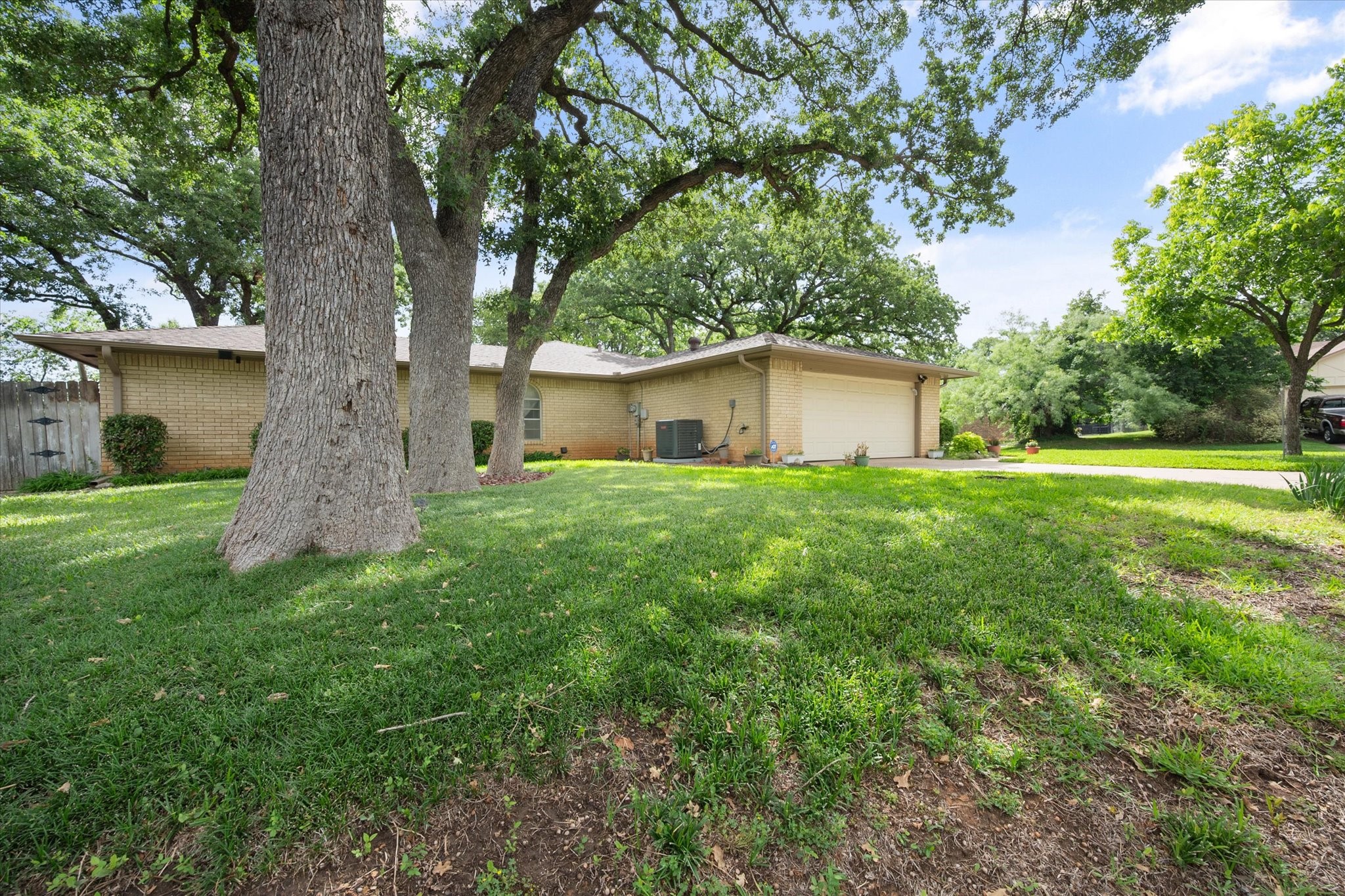 2801 Valparaiso Trail Arlington TX 76017