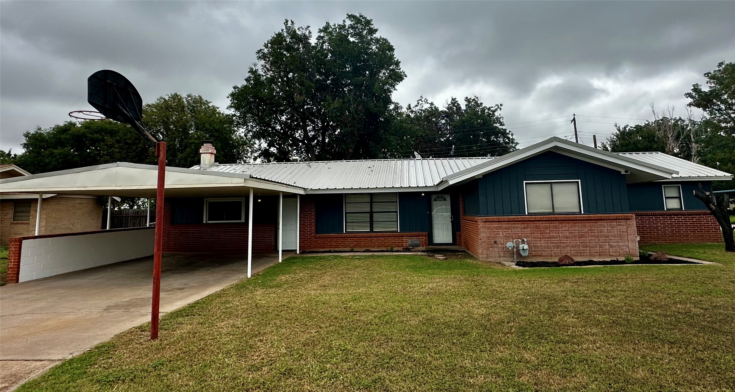 1204 N Park Street Seymour TX 76380
