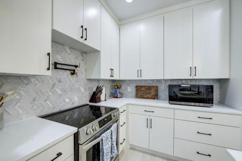 5807 Black Pine Circle Granbury TX 76048