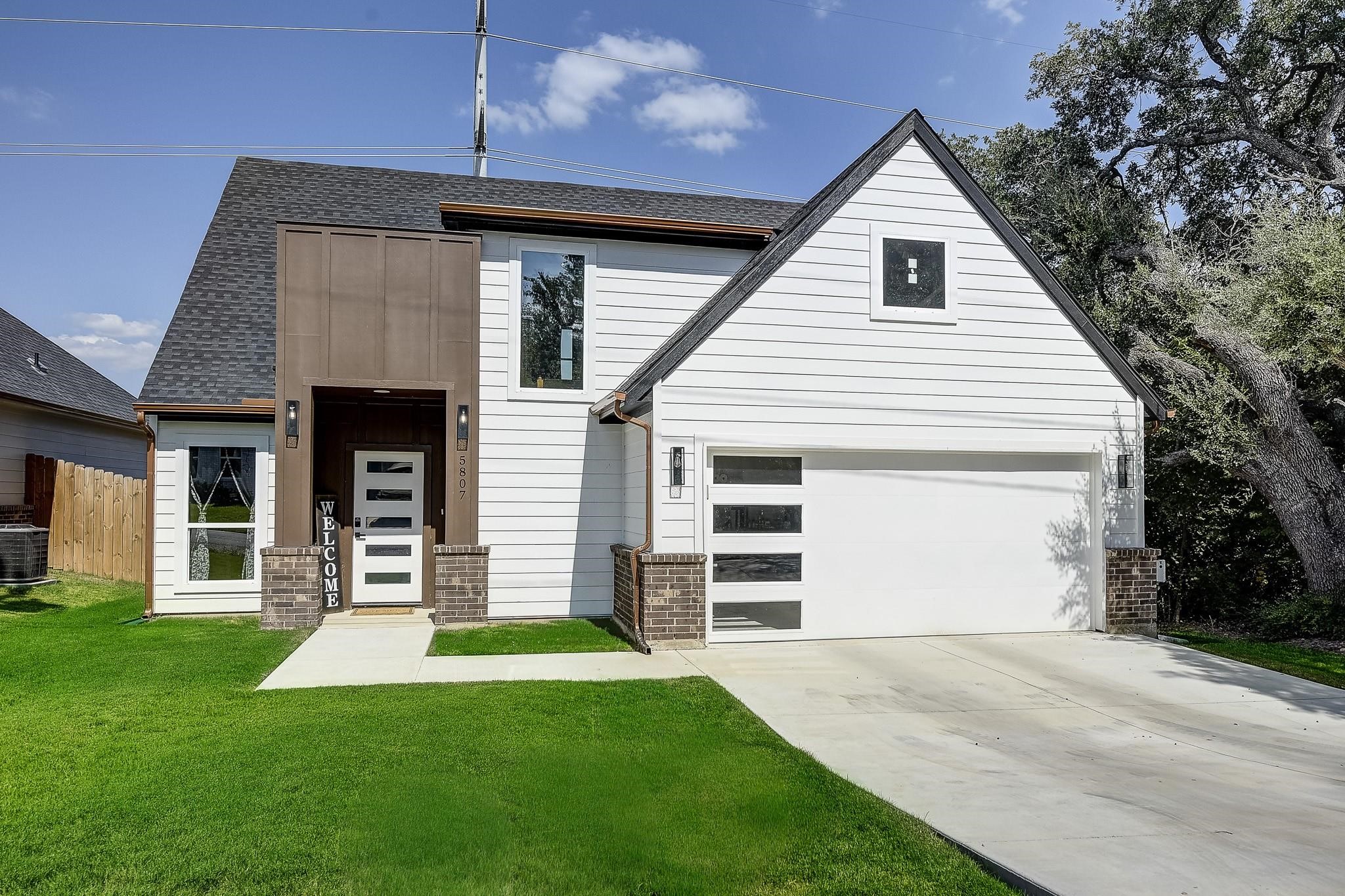 5807 Black Pine Circle Granbury TX 76048