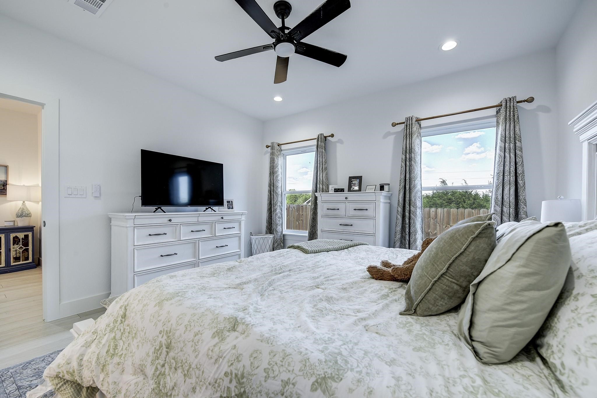 5807 Black Pine Circle Granbury TX 76048