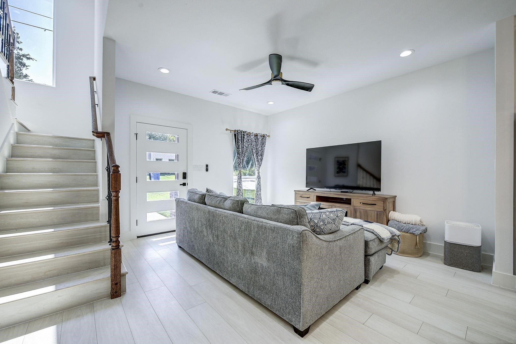 5807 Black Pine Circle Granbury TX 76048