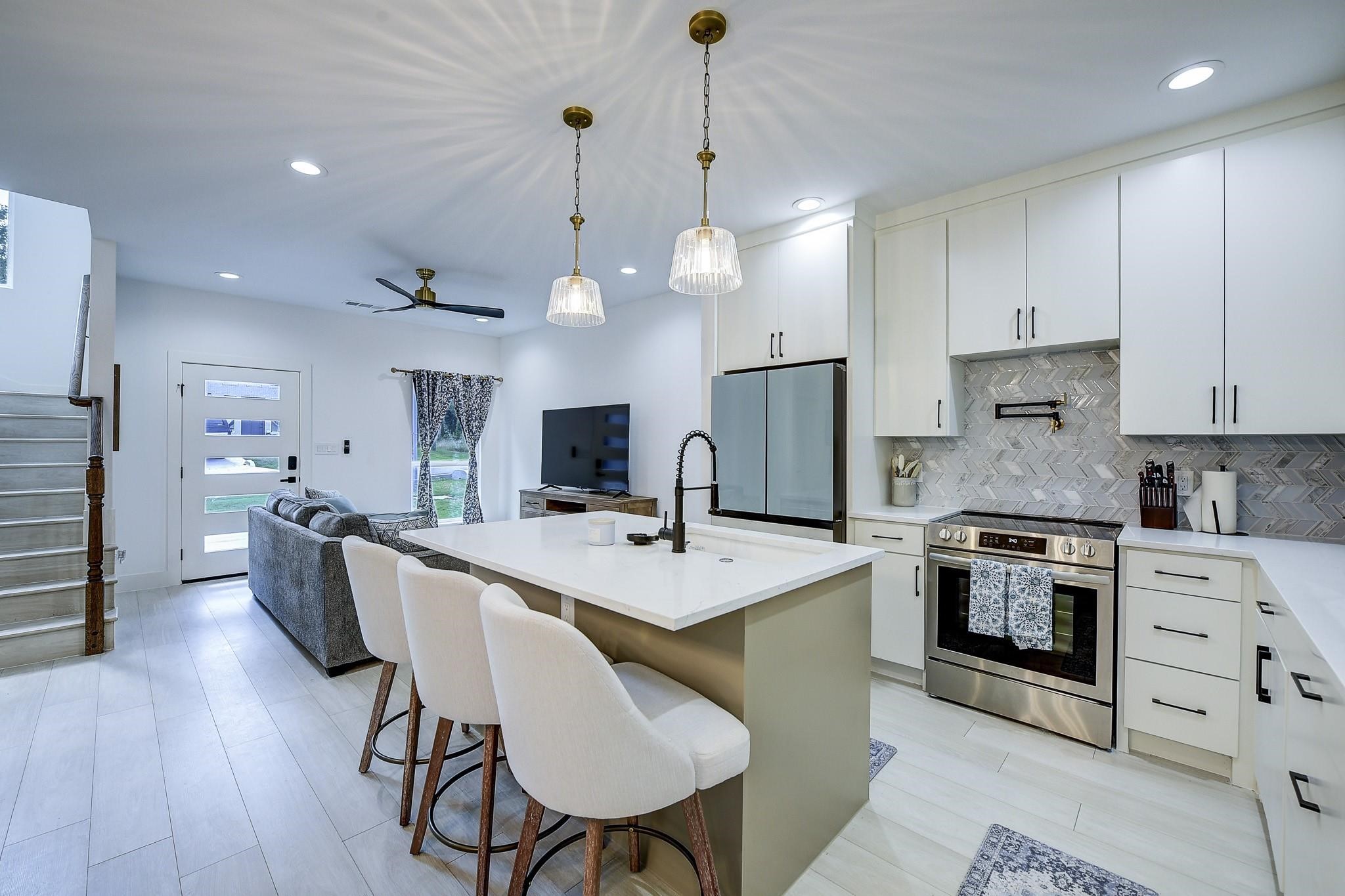 5807 Black Pine Circle Granbury TX 76048