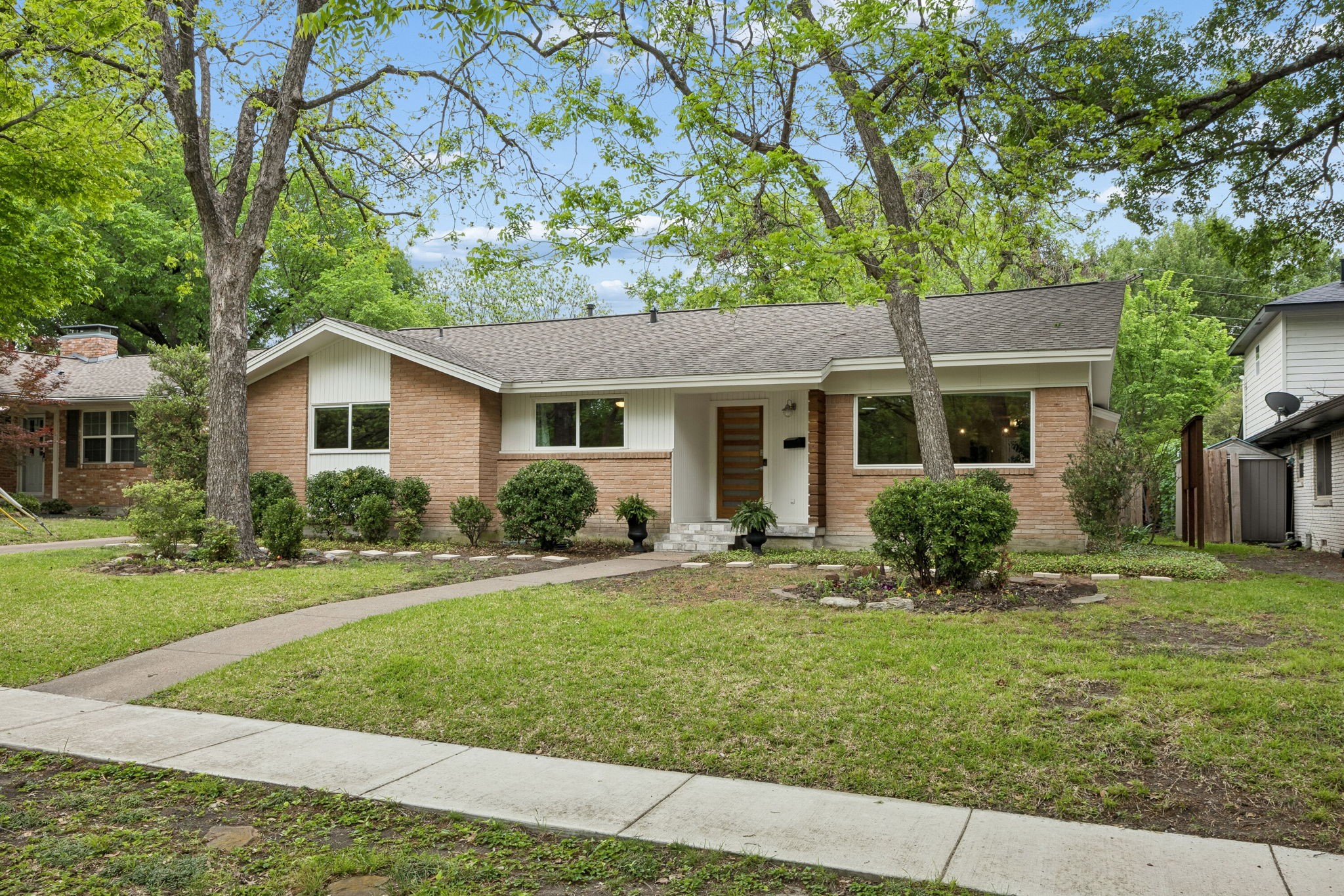 11830 Dixfield Drive Dallas TX 75218