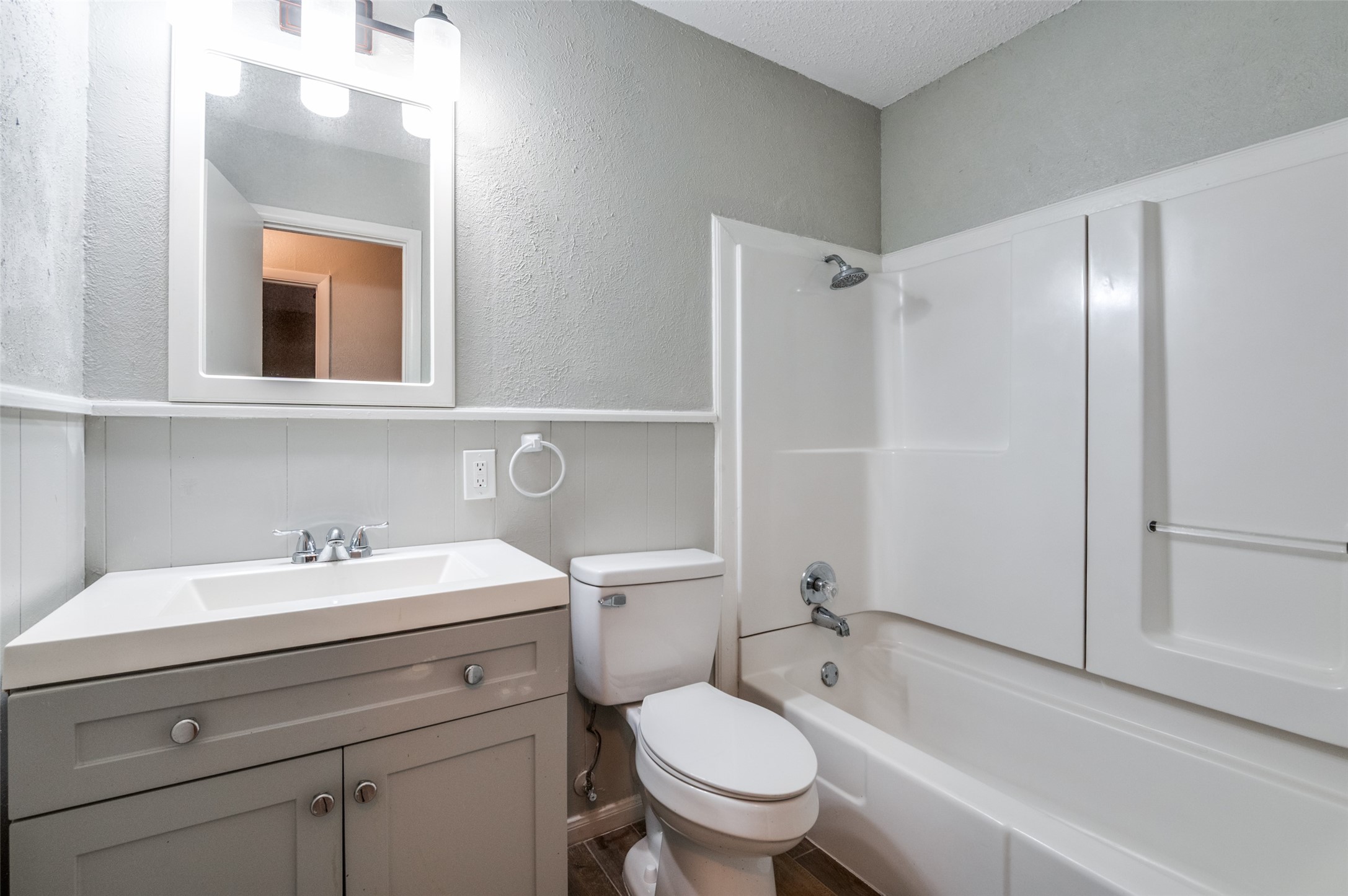 1533 E Springcrest Circle Lancaster TX 75134
