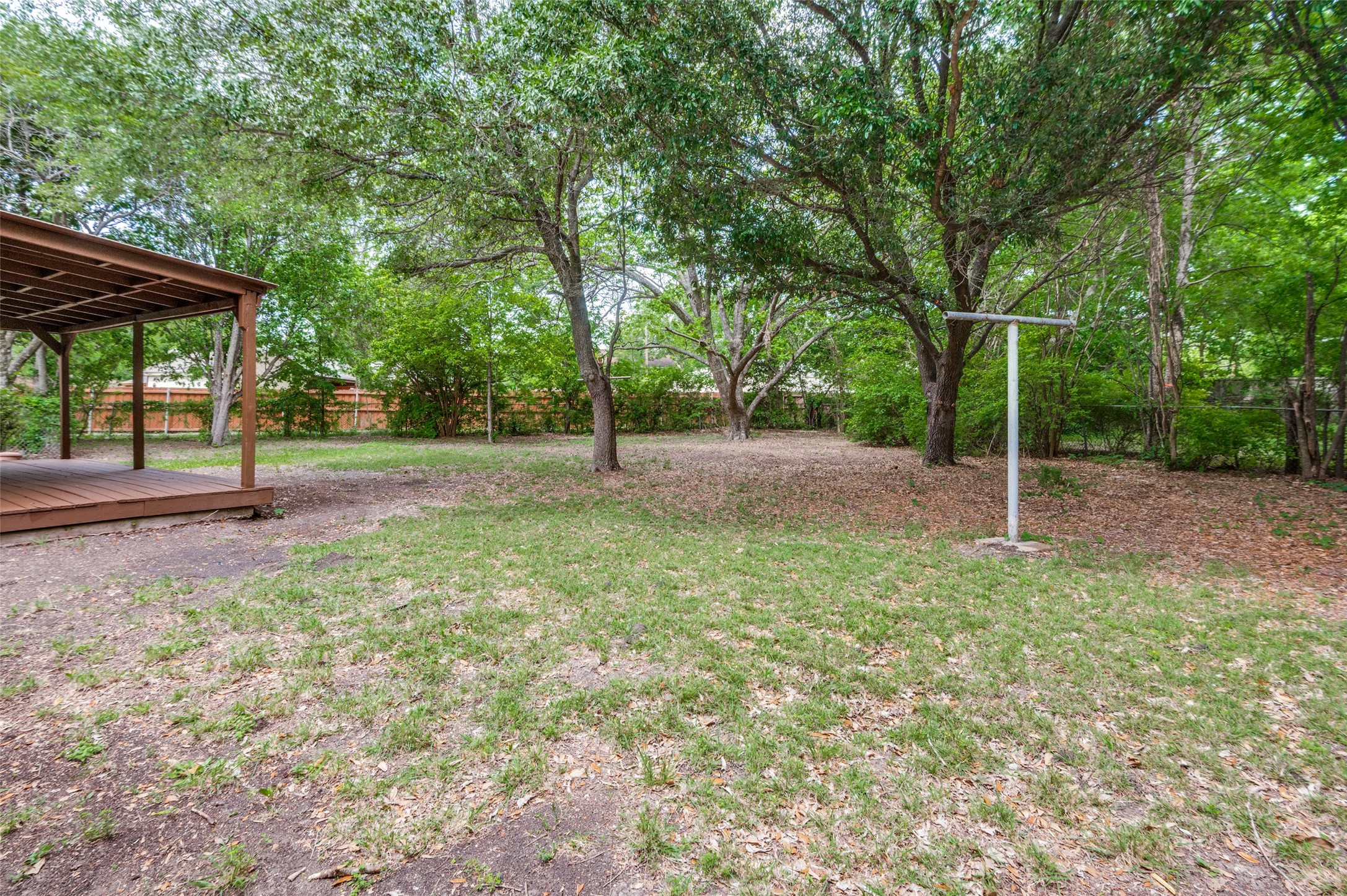 1533 E Springcrest Circle Lancaster TX 75134