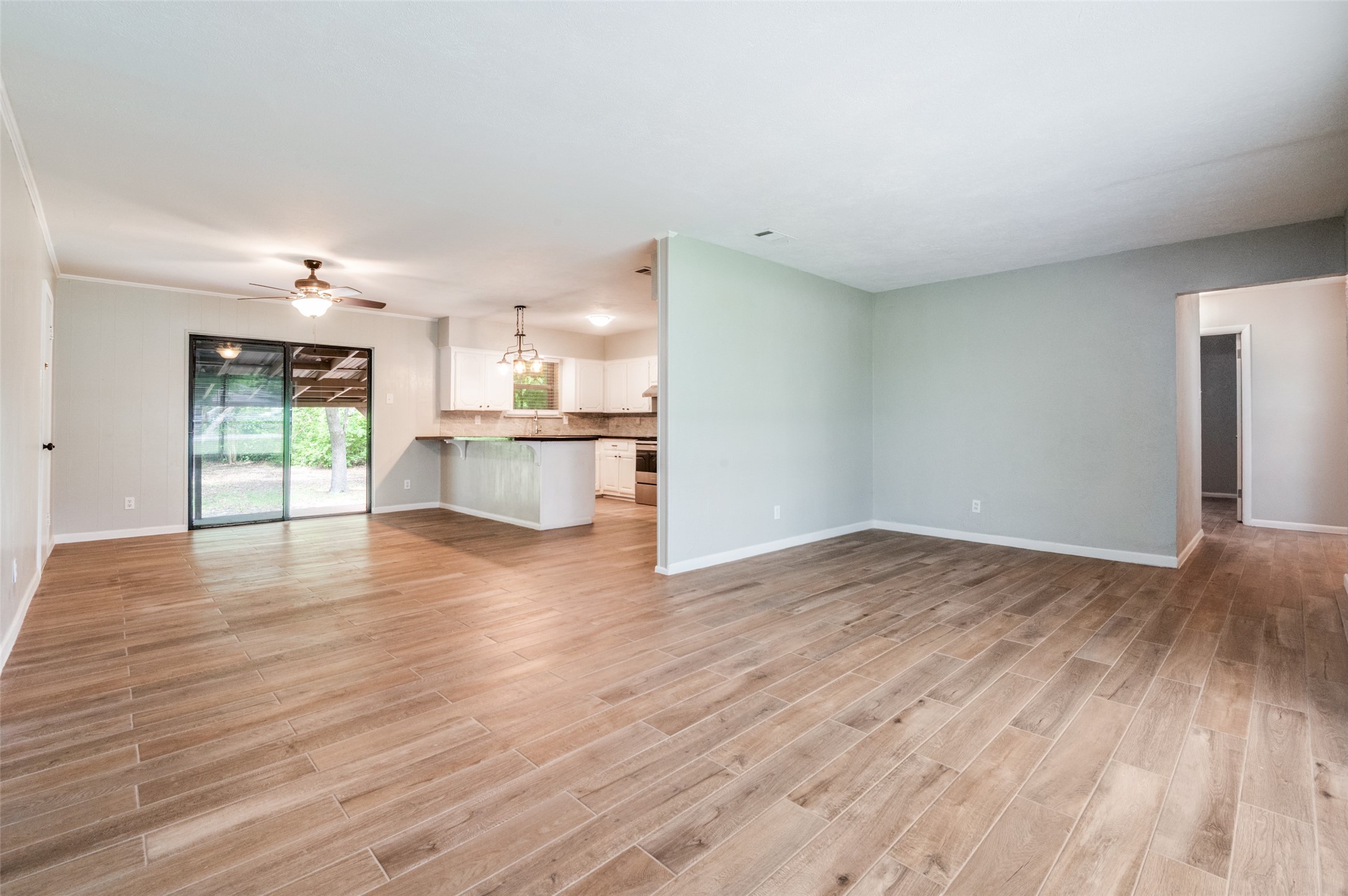 1533 E Springcrest Circle Lancaster TX 75134