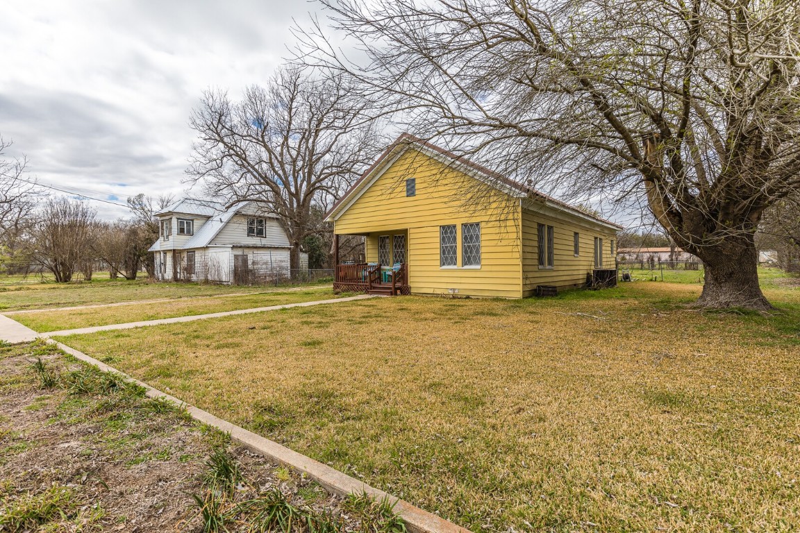 905 E Mclennan Avenue Mart TX 76664