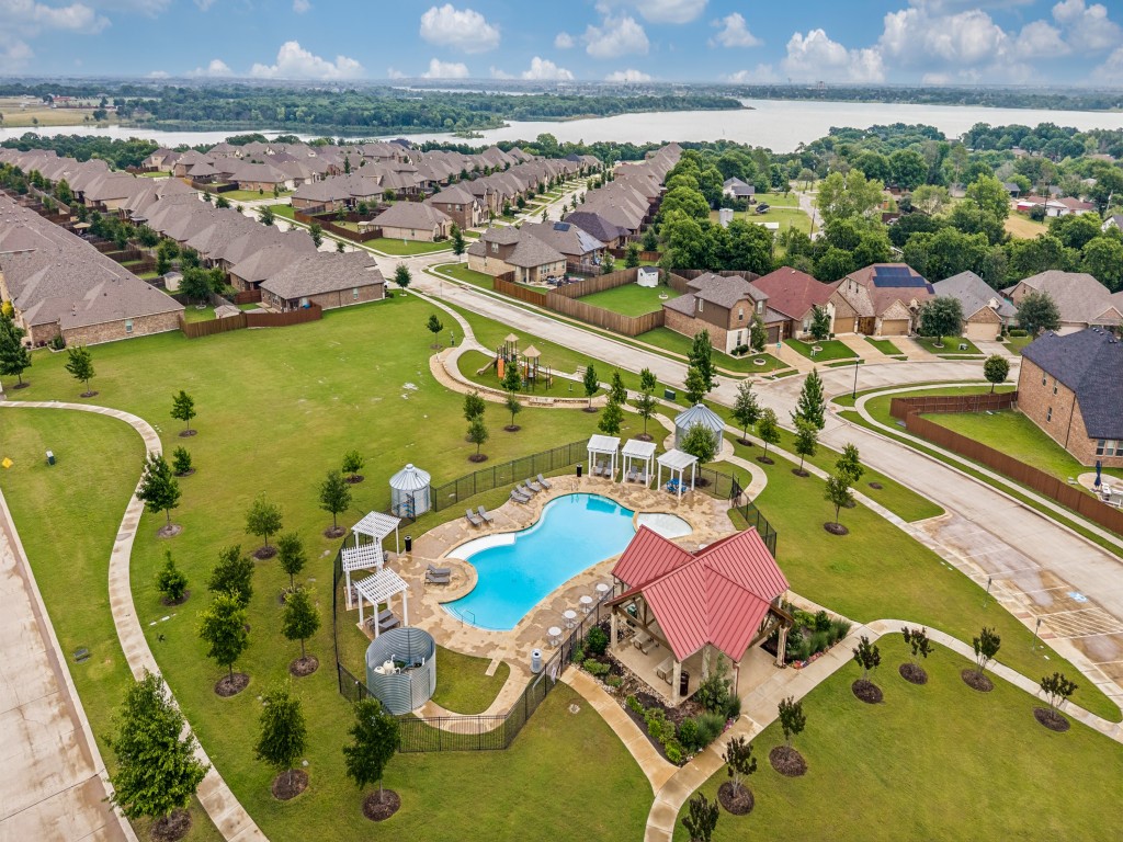 3300 Discovery Drive Oak Point TX 75068